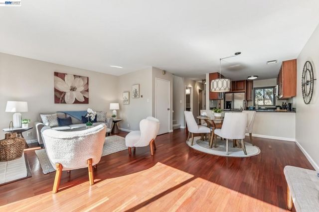 1149 Bismarck Ln, Alameda, CA 94502