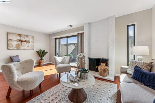 1149 Bismarck Ln, Alameda, CA 94502