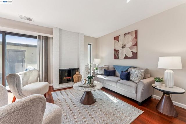 1149 Bismarck Ln, Alameda, CA 94502