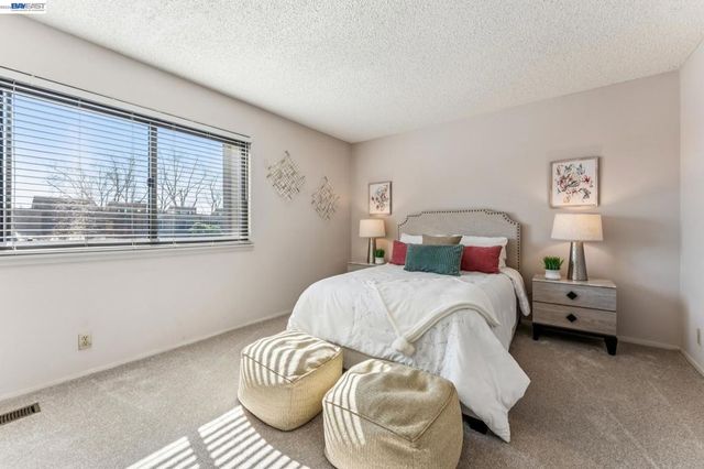 1149 Bismarck Ln, Alameda, CA 94502