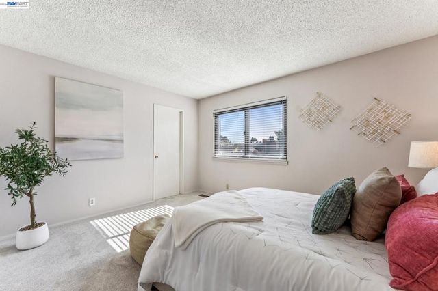 1149 Bismarck Ln, Alameda, CA 94502
