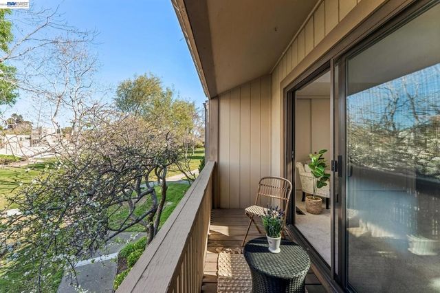 1149 Bismarck Ln, Alameda, CA 94502