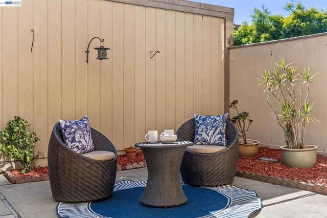 1149 Bismarck Ln, Alameda, CA 94502