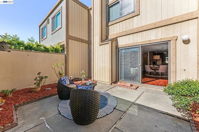1149 Bismarck Ln, Alameda, CA 94502
