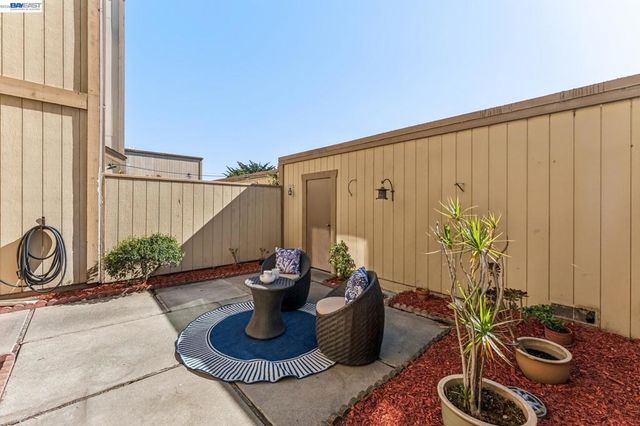 1149 Bismarck Ln, Alameda, CA 94502