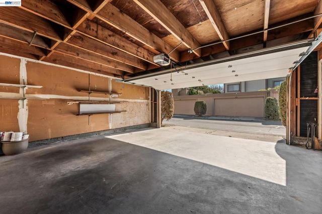 1149 Bismarck Ln, Alameda, CA 94502