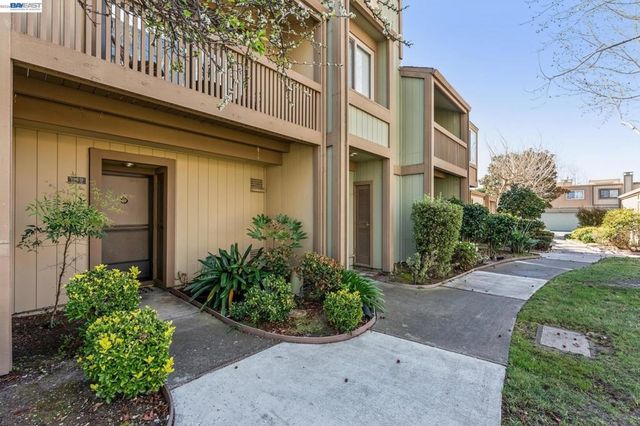 1149 Bismarck Ln, Alameda, CA 94502