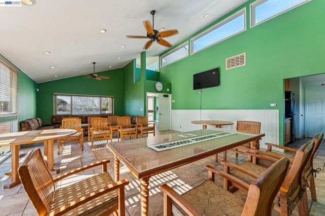 1149 Bismarck Ln, Alameda, CA 94502