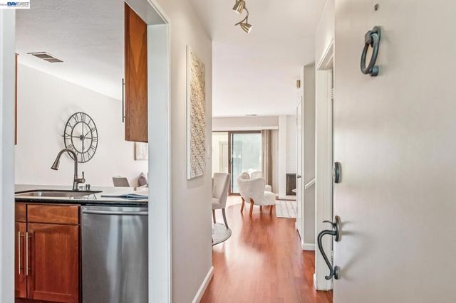 1149 Bismarck Ln, Alameda, CA 94502