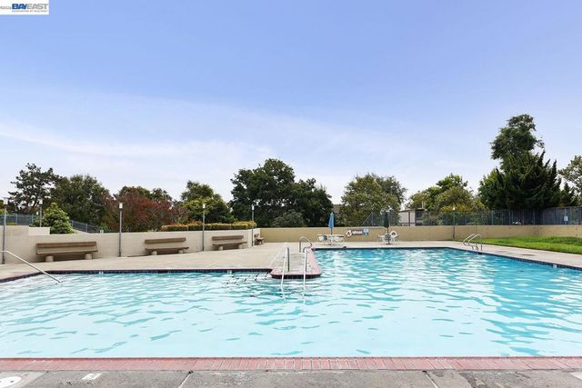 1149 Bismarck Ln, Alameda, CA 94502