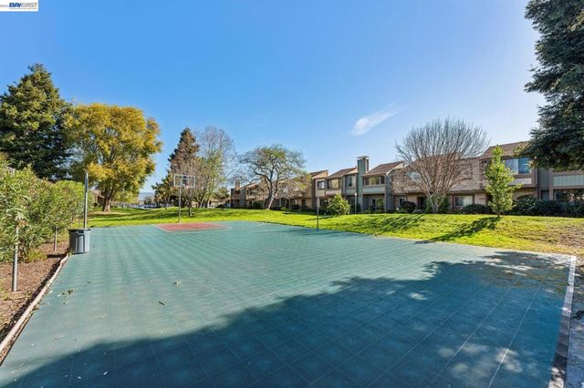 1149 Bismarck Ln, Alameda, CA 94502