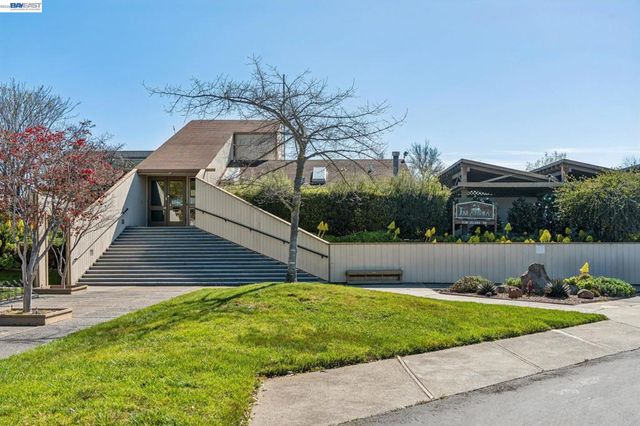 1149 Bismarck Ln, Alameda, CA 94502