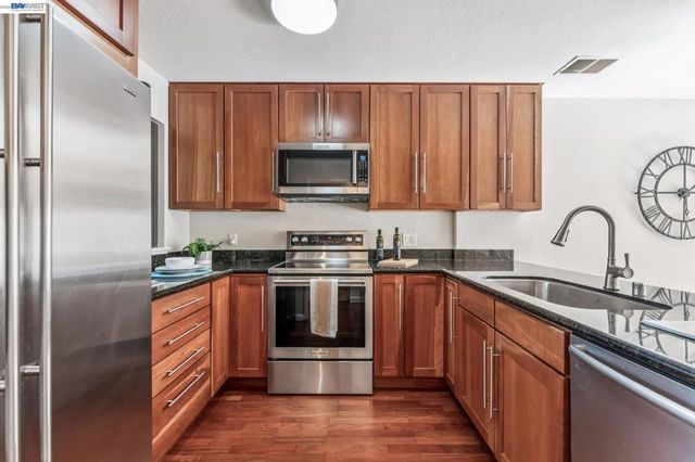 1149 Bismarck Ln, Alameda, CA 94502