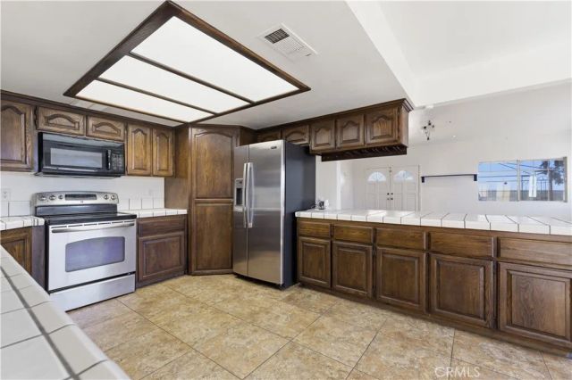 19321 97th Street, California City, CA 93505
