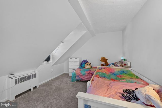 884 WOODLAWN AVE, Phoenixville, PA 19460