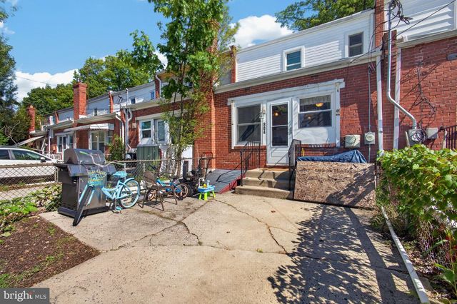 884 WOODLAWN AVE, Phoenixville, PA 19460