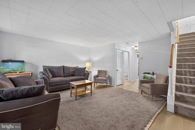 884 WOODLAWN AVE, Phoenixville, PA 19460