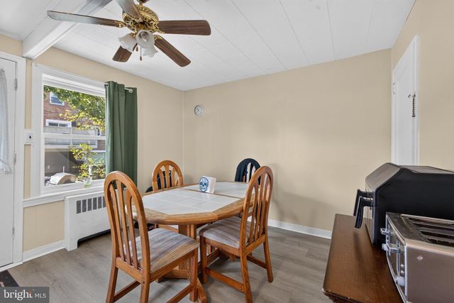 884 WOODLAWN AVE, Phoenixville, PA 19460
