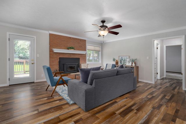 2736 E Madison Street, Springfield, MO 65802