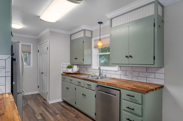 2736 E Madison Street, Springfield, MO 65802