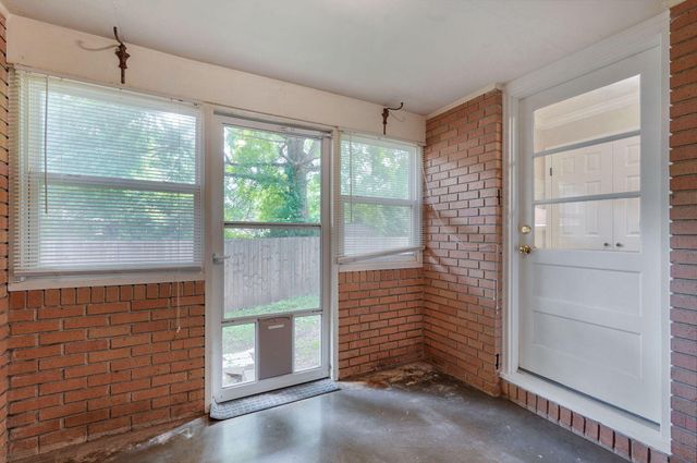 2736 E Madison Street, Springfield, MO 65802