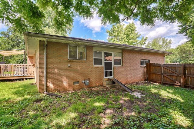 2736 E Madison Street, Springfield, MO 65802