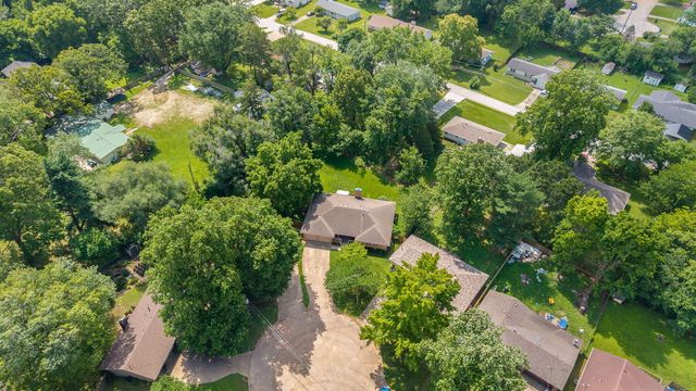 2736 E Madison Street, Springfield, MO 65802