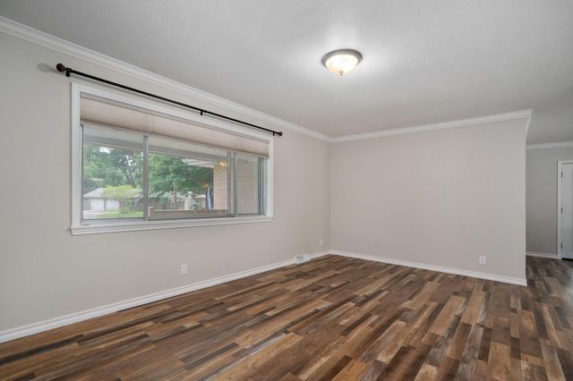 2736 E Madison Street, Springfield, MO 65802
