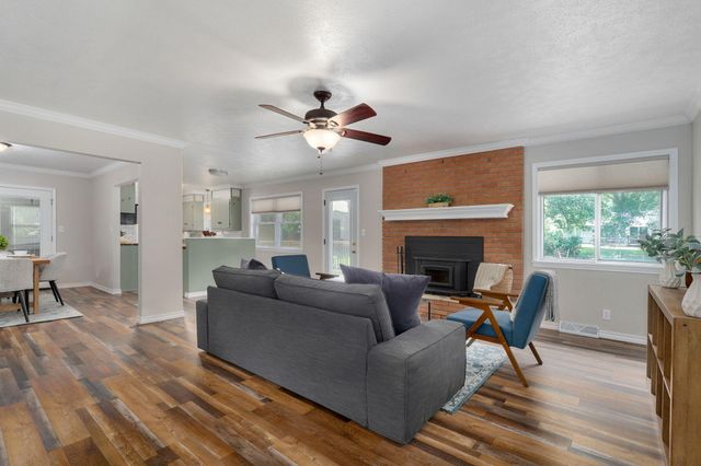 2736 E Madison Street, Springfield, MO 65802