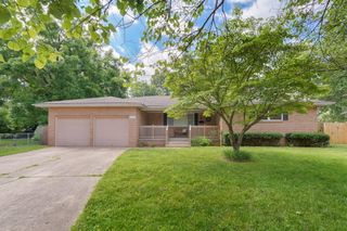 2736 E Madison Street, Springfield, MO 65802