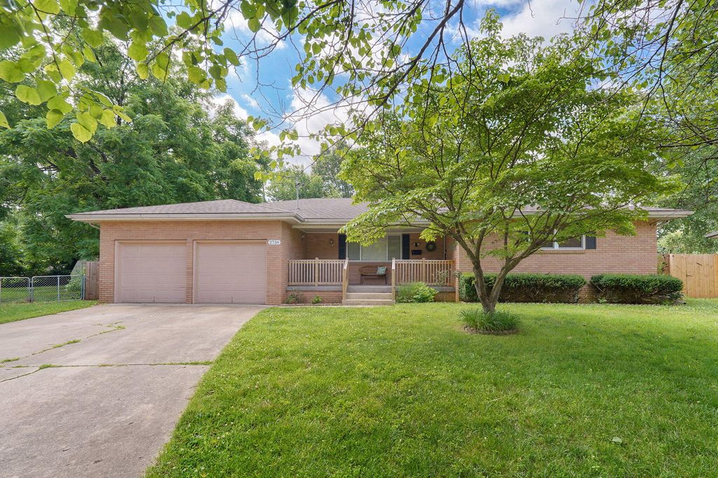 2736 E Madison Street, Springfield, MO 65802