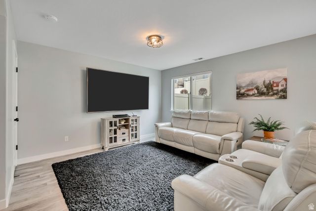 1821 E WHITETAIL WAY, Layton, UT 84040