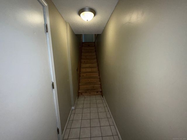 1001 Old Colony Road APT 2-4, Meriden, CT 06451