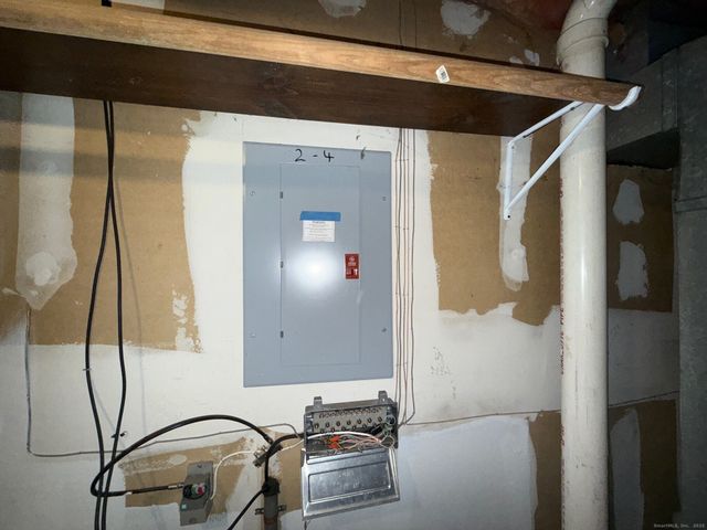 1001 Old Colony Road APT 2-4, Meriden, CT 06451