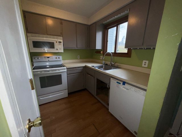 1001 Old Colony Road APT 2-4, Meriden, CT 06451