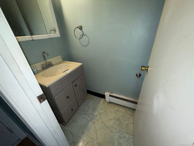 1001 Old Colony Road APT 2-4, Meriden, CT 06451