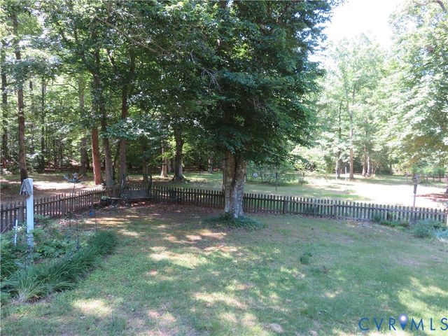 3300 Vaidens Ct, Lanexa, VA 23089