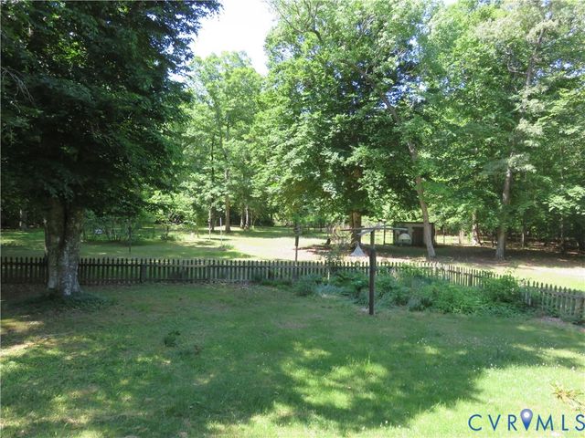 3300 Vaidens Ct, Lanexa, VA 23089