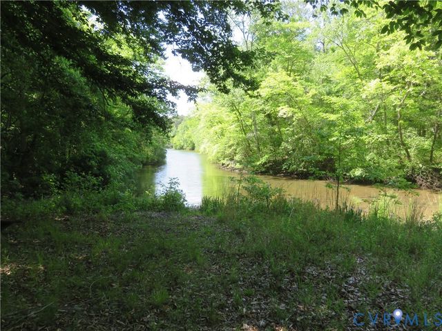 3300 Vaidens Ct, Lanexa, VA 23089