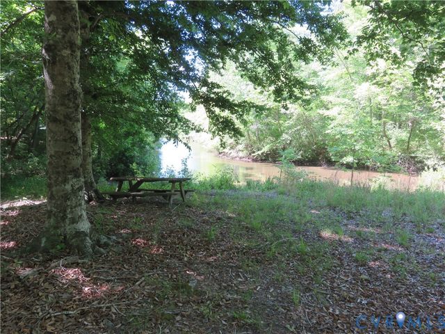3300 Vaidens Ct, Lanexa, VA 23089