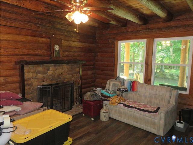 3300 Vaidens Ct, Lanexa, VA 23089