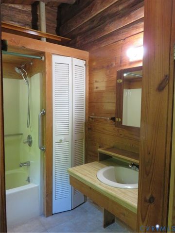 3300 Vaidens Ct, Lanexa, VA 23089