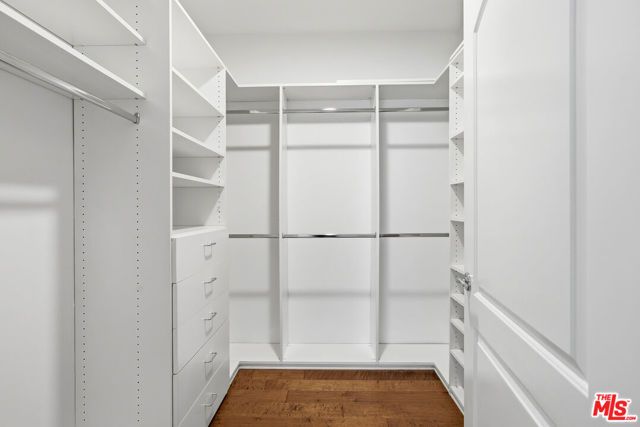 325 Arnaz Drive 201, Los Angeles, CA 90048