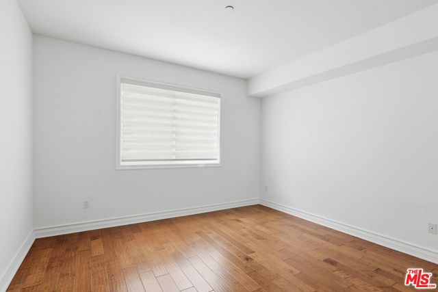 325 Arnaz Drive 201, Los Angeles, CA 90048