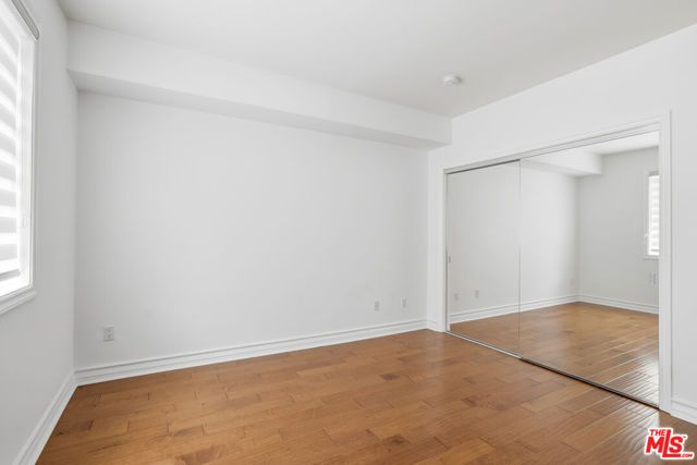325 Arnaz Drive 201, Los Angeles, CA 90048