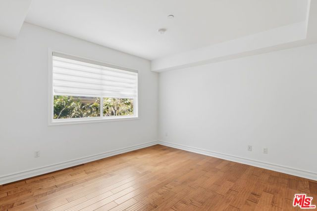 325 Arnaz Drive 201, Los Angeles, CA 90048