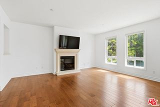 325 Arnaz Drive 201, Los Angeles, CA 90048
