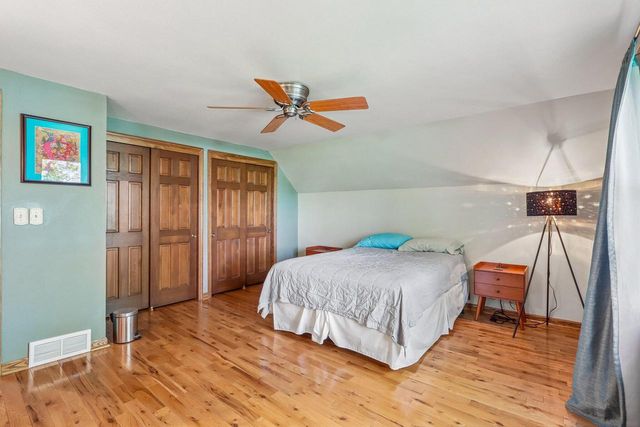 S76W23210 Woodland COURT, Big Bend, WI 53103