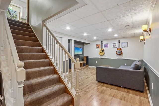 S76W23210 Woodland COURT, Big Bend, WI 53103
