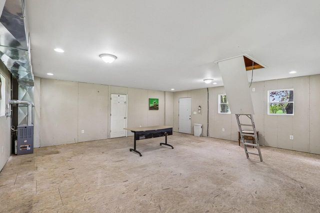 S76W23210 Woodland COURT, Big Bend, WI 53103